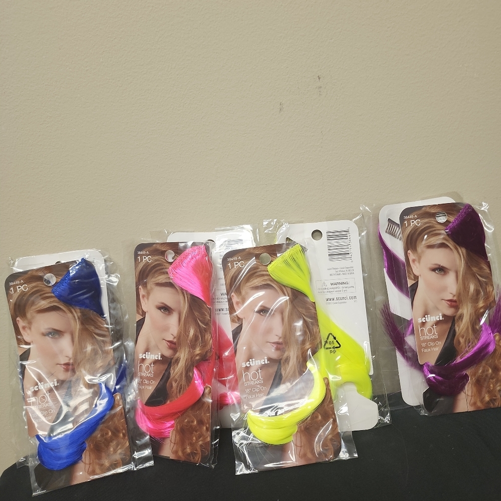 Lot Of 8 Scunci Hot Streaks Clip On Faux Hair 18" 4 Different Colors 2 Of Each
